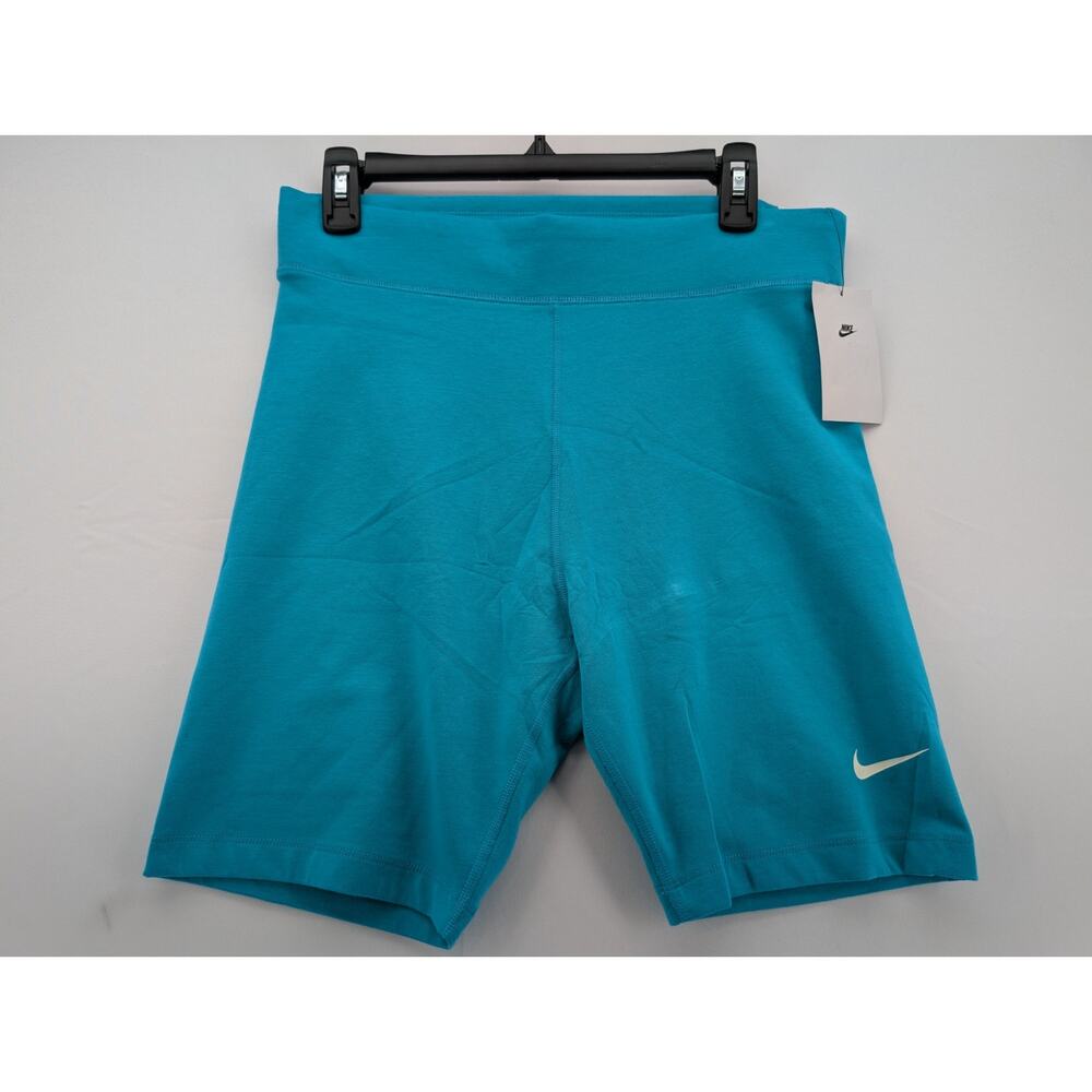 NWT Nike Sportswear Classic High-Waisted 8" Biker Shorts in Dusty Cactus size L